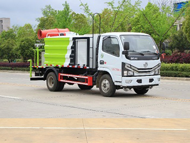 藍牌5方東風多功能綠化灑水車（抑塵車）圖片1